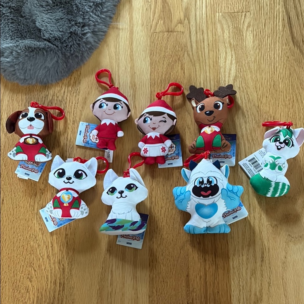 The Elf on The Shelf Christmas Character Plush Keychains lot of 8